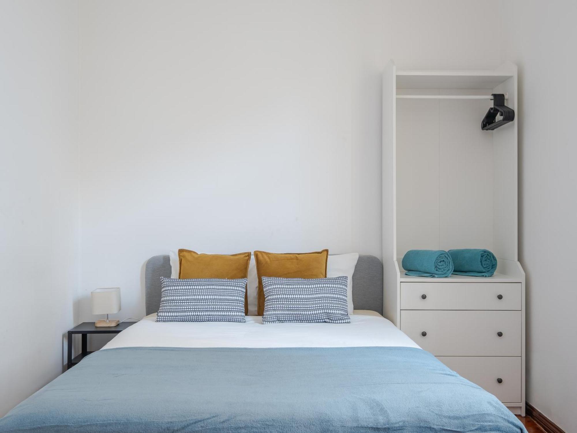 Cool Apartment Near Alfama Lisbon Bagian luar foto