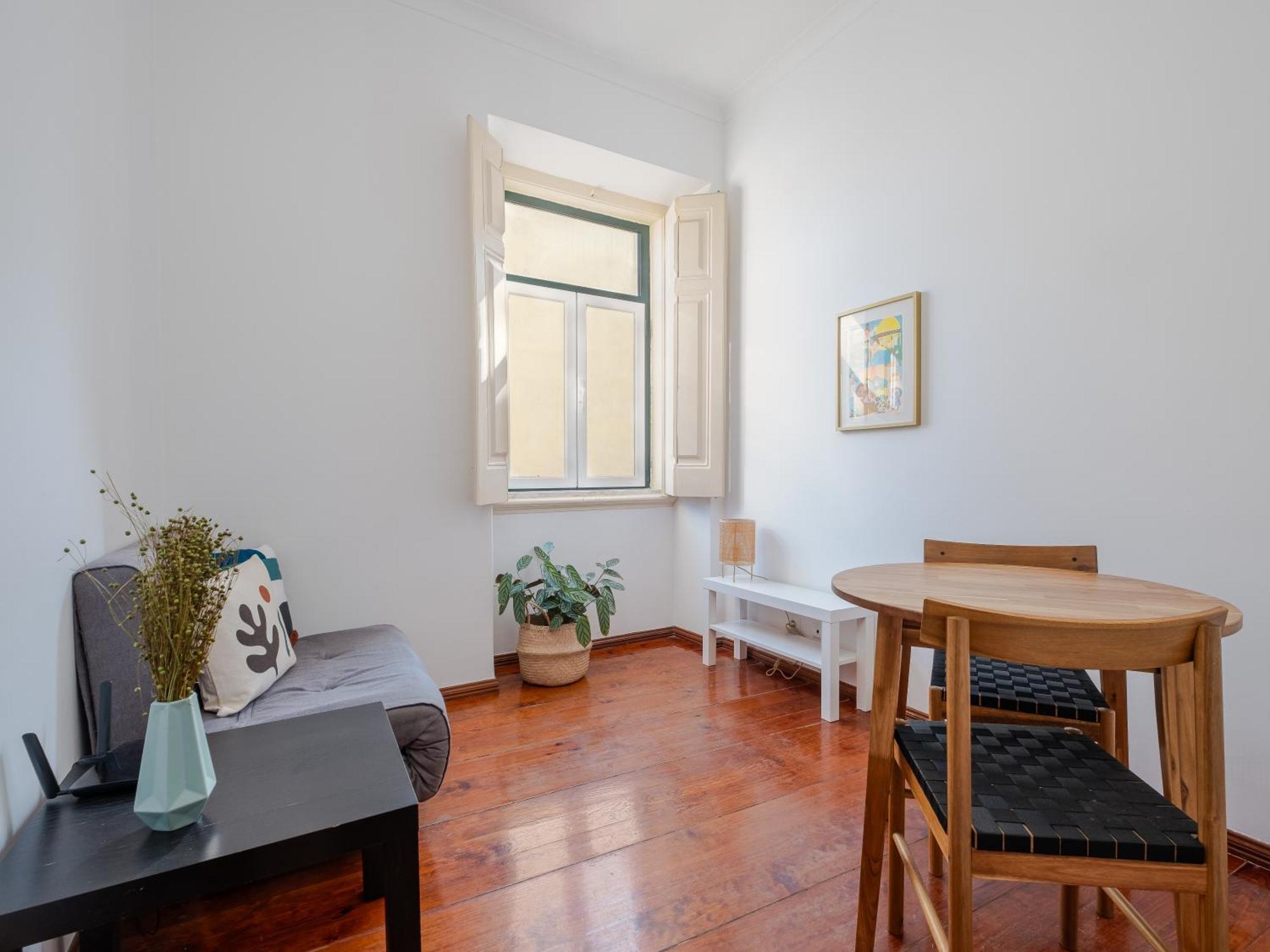 Cool Apartment Near Alfama Lisbon Bagian luar foto