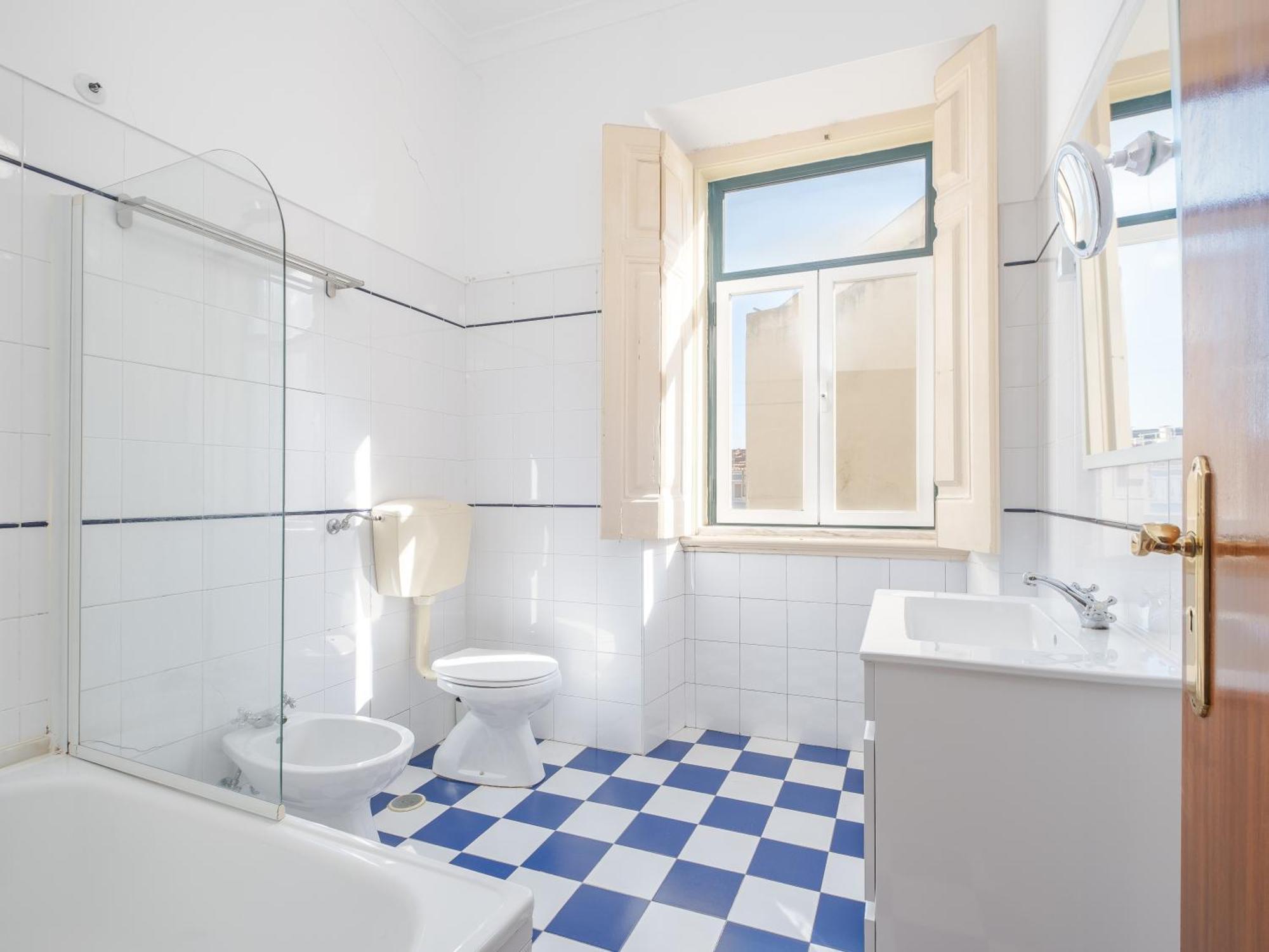 Cool Apartment Near Alfama Lisbon Bagian luar foto
