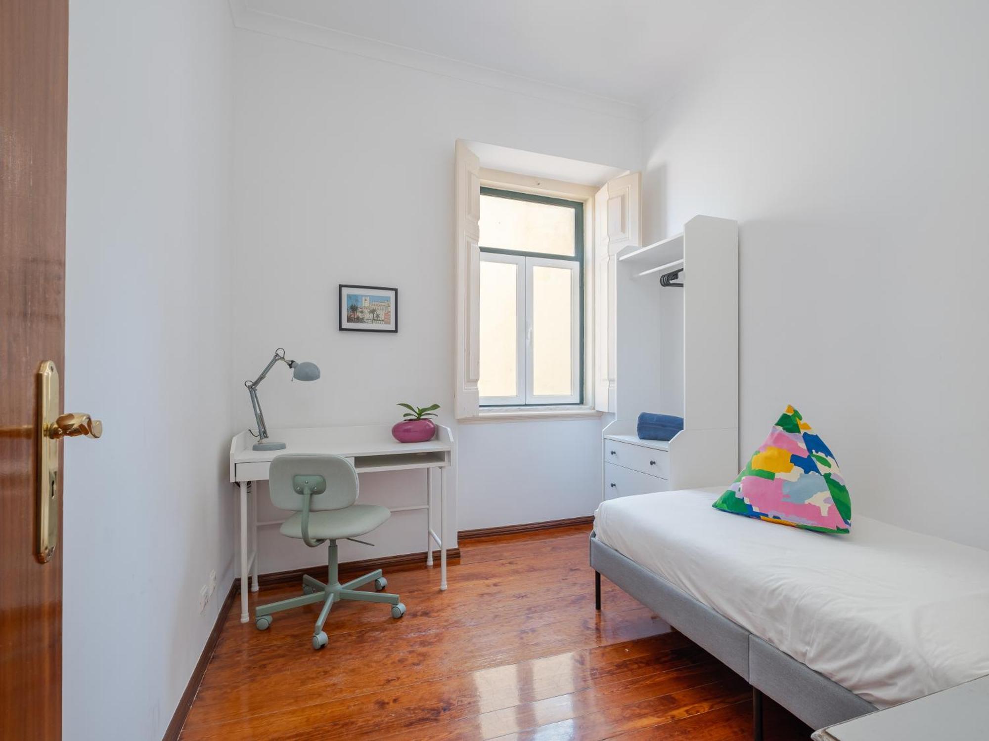 Cool Apartment Near Alfama Lisbon Bagian luar foto